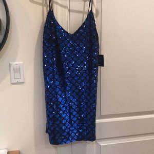 NWT. Women’s sequin dress from Lulu’s